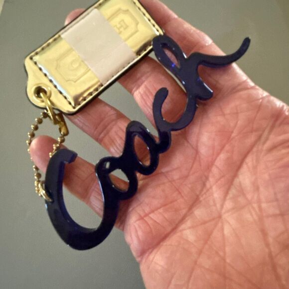 COACH Large Signature Keychain - Picture 4 of 5